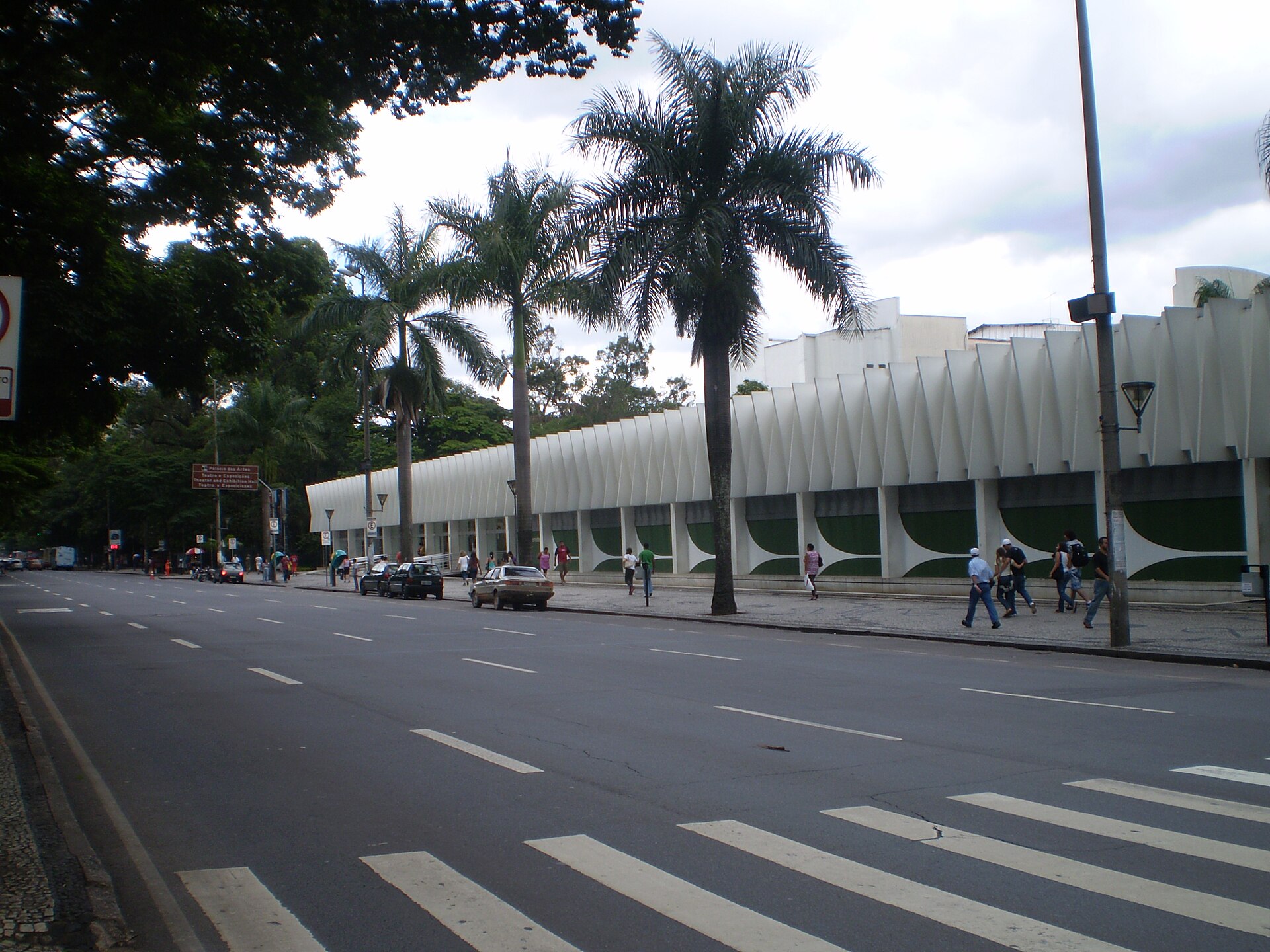 Imagem de referência de Palácio das Artes, descrito nos dados abertos como centro cultural no município brasileiro de Belo Horizonte