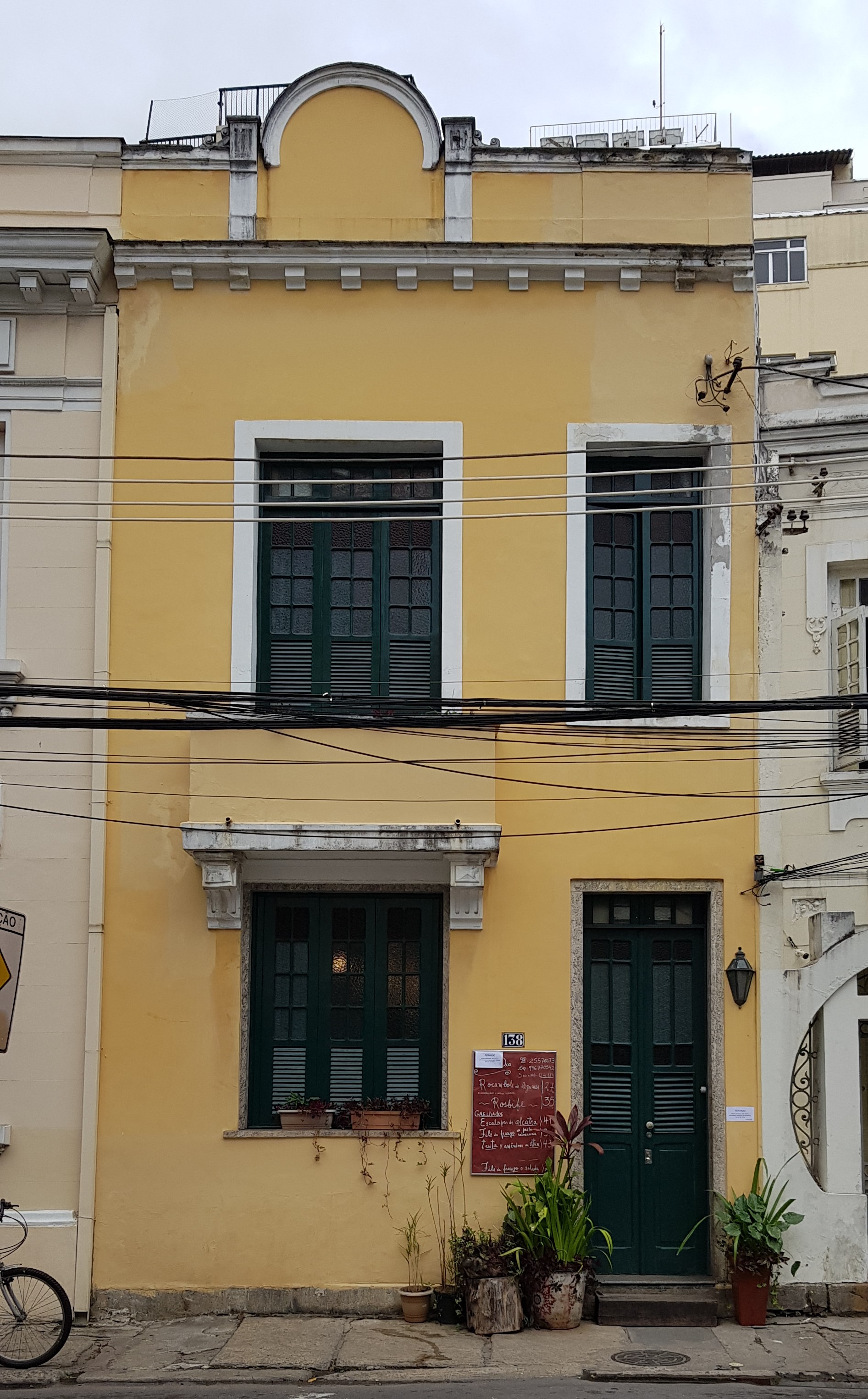Imagem de referência de Edifício à Rua Ipiranga, 138, descrito nos dados abertos como bem tombado pelo Instituto Estadual do Patrimônio Cultural do Rio de Janeiro na cidade do Rio de Janeiro