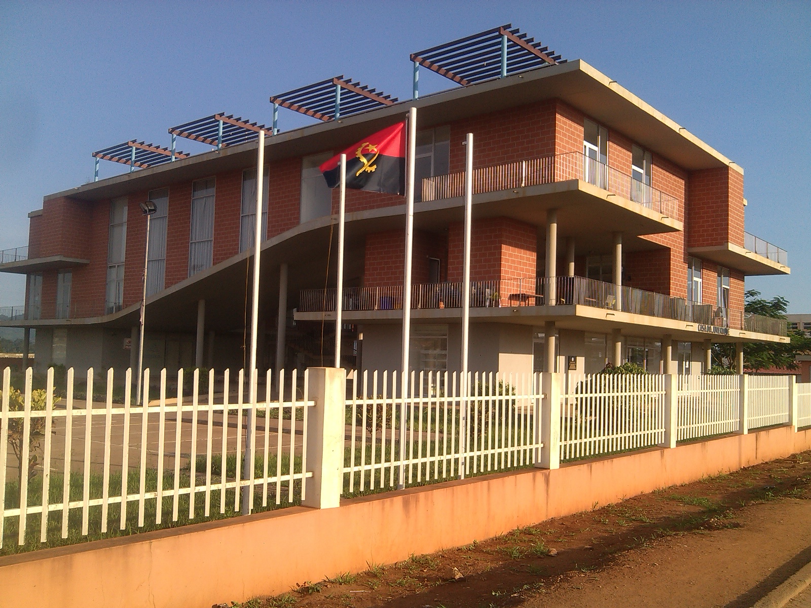 Imagem de referência relacionada a N'dalatando, item descrito como capital e comuna do Cuanza Norte, Angola