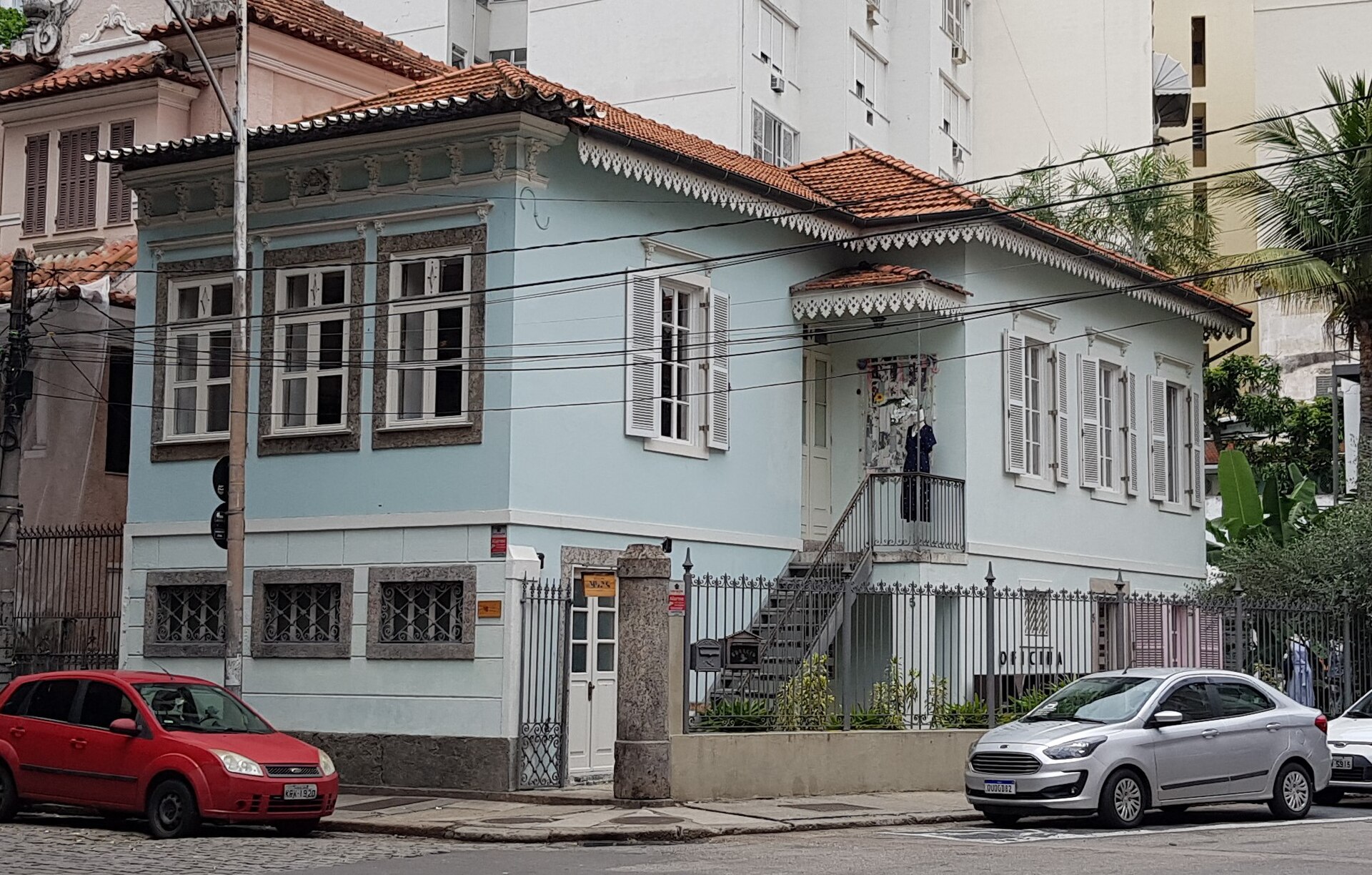Imagem de referência de Edifício à Praça São Salvador, 5, descrito nos dados abertos como bem tombado pelo Instituto Estadual do Patrimônio Cultural do Rio de Janeiro na cidade do Rio de Janeiro