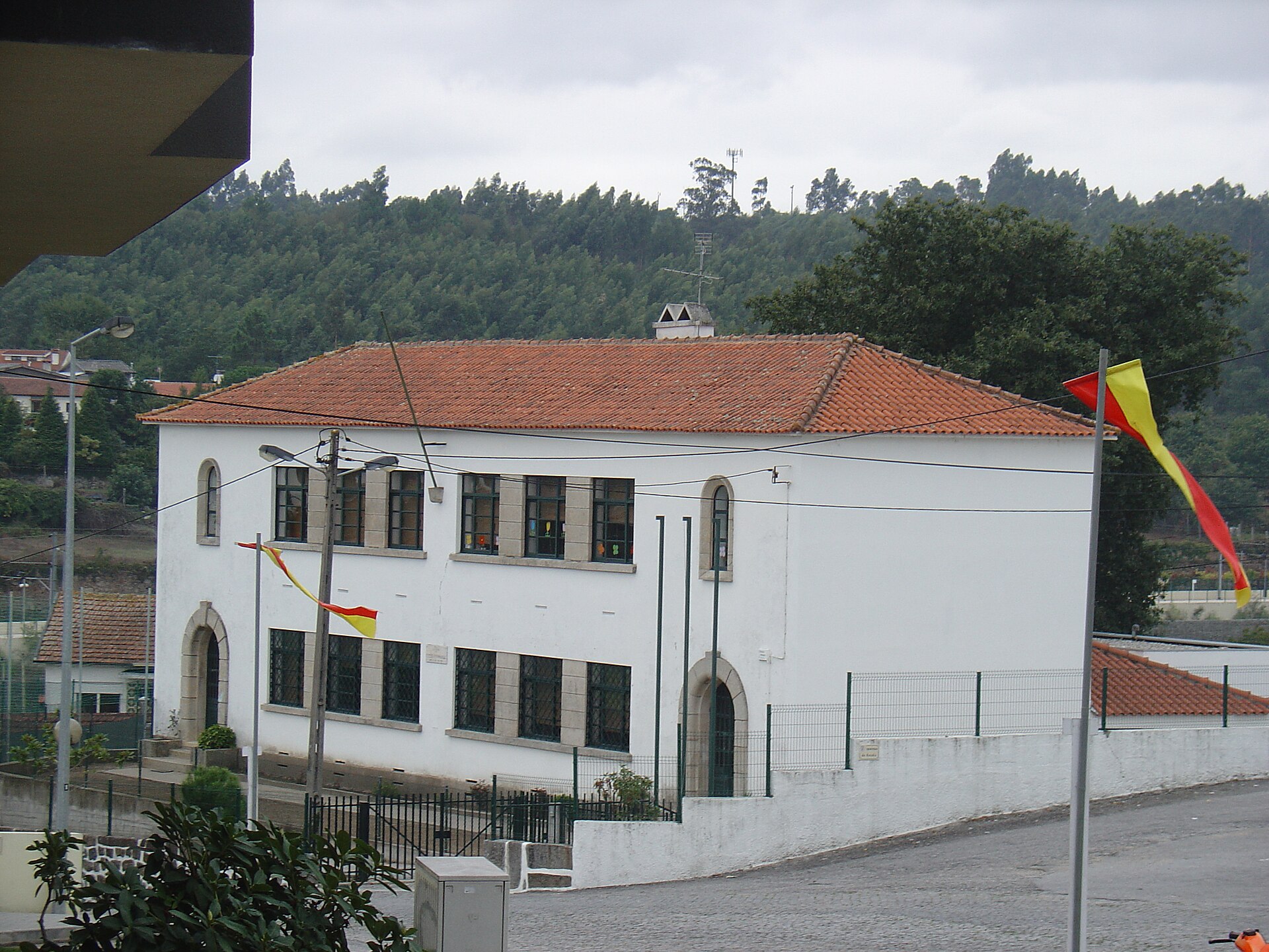 Imagem de referência relacionada a Esmeriz, item descrito como povoação portuguesa do Município de Vila Nova de Famalicão