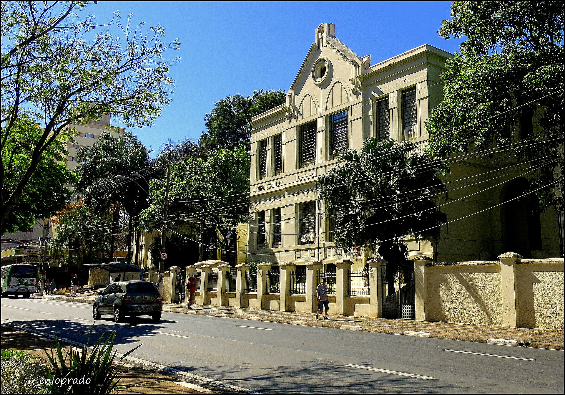 Imagem de referência de Escola Estadual Francisco Glicério, descrito nos dados abertos como patrimônio localizado no Brasil