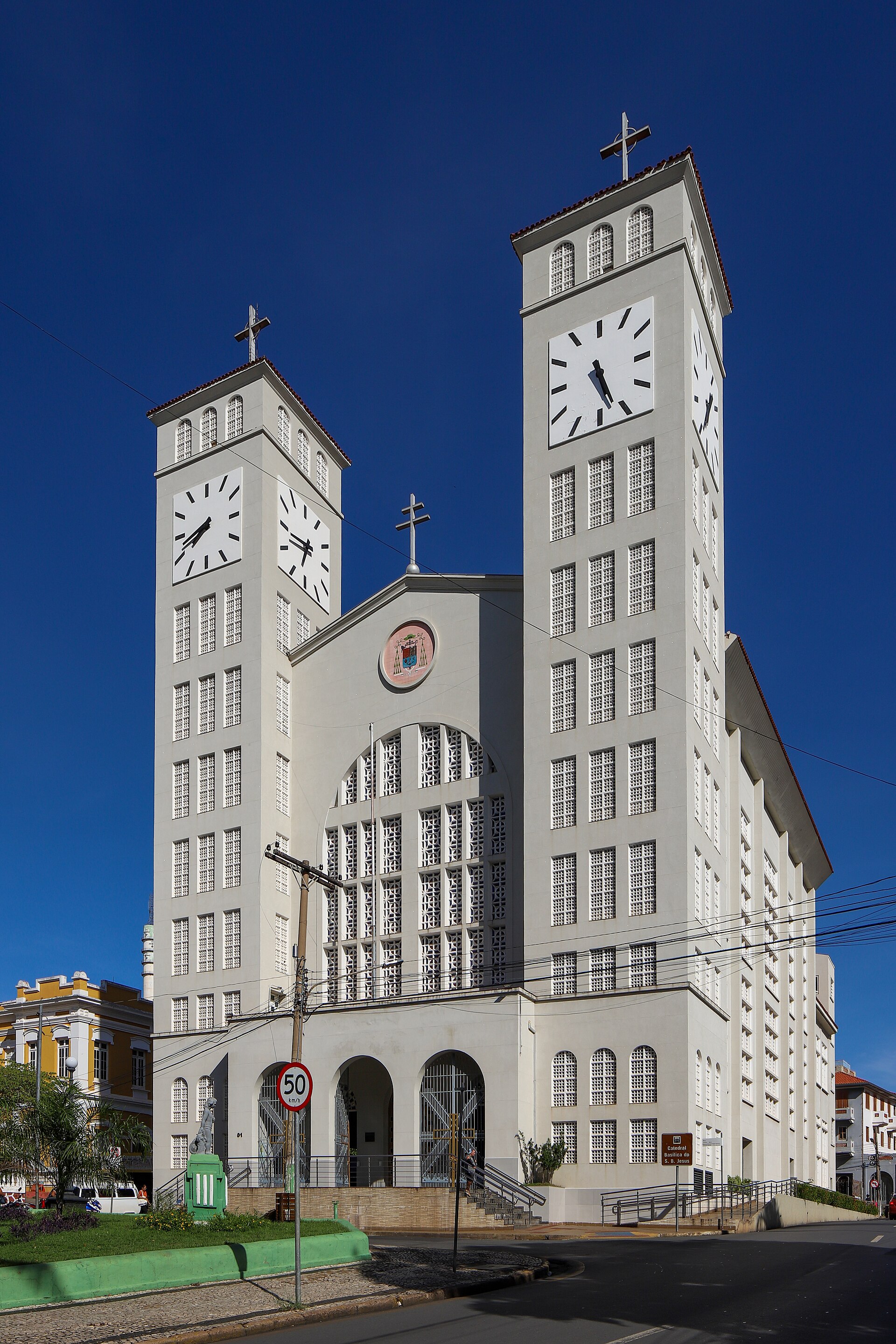 Imagem de referência de Catedral Metropolitana Basílica do Senhor Bom Jesus, descrito nos dados abertos como igreja em Cuiabá, Brasil