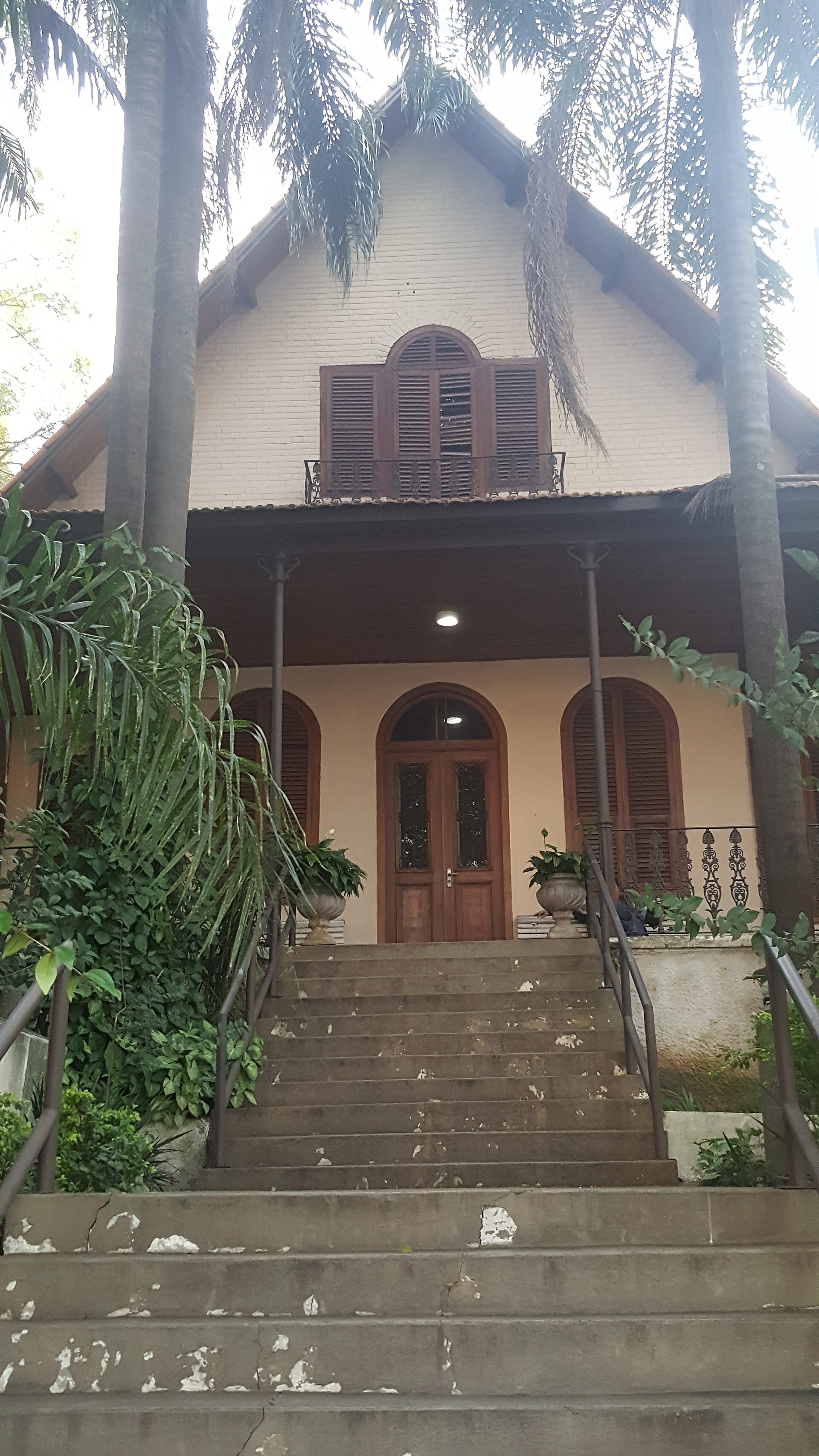 Imagem de referência de Museu Dimitri Sensaud de Lavaud, descrito nos dados abertos como museu em Osasco, Brasil