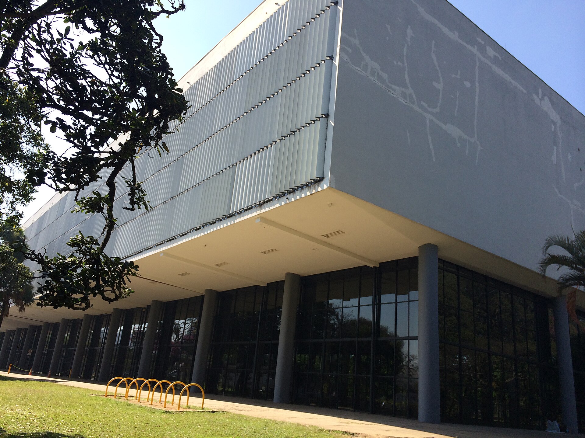 Imagem de referência de Pavilhão Ciccillo Matarazzo, descrito nos dados abertos como pavilhão em Parque Ibirapuera, São Paulo
