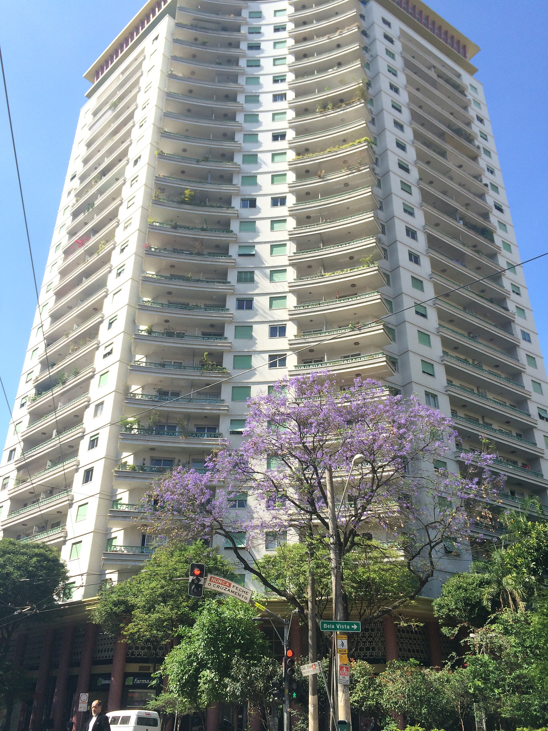 Imagem de referência relacionada a Edifício Viadutos, item descrito como edifício em São Paulo