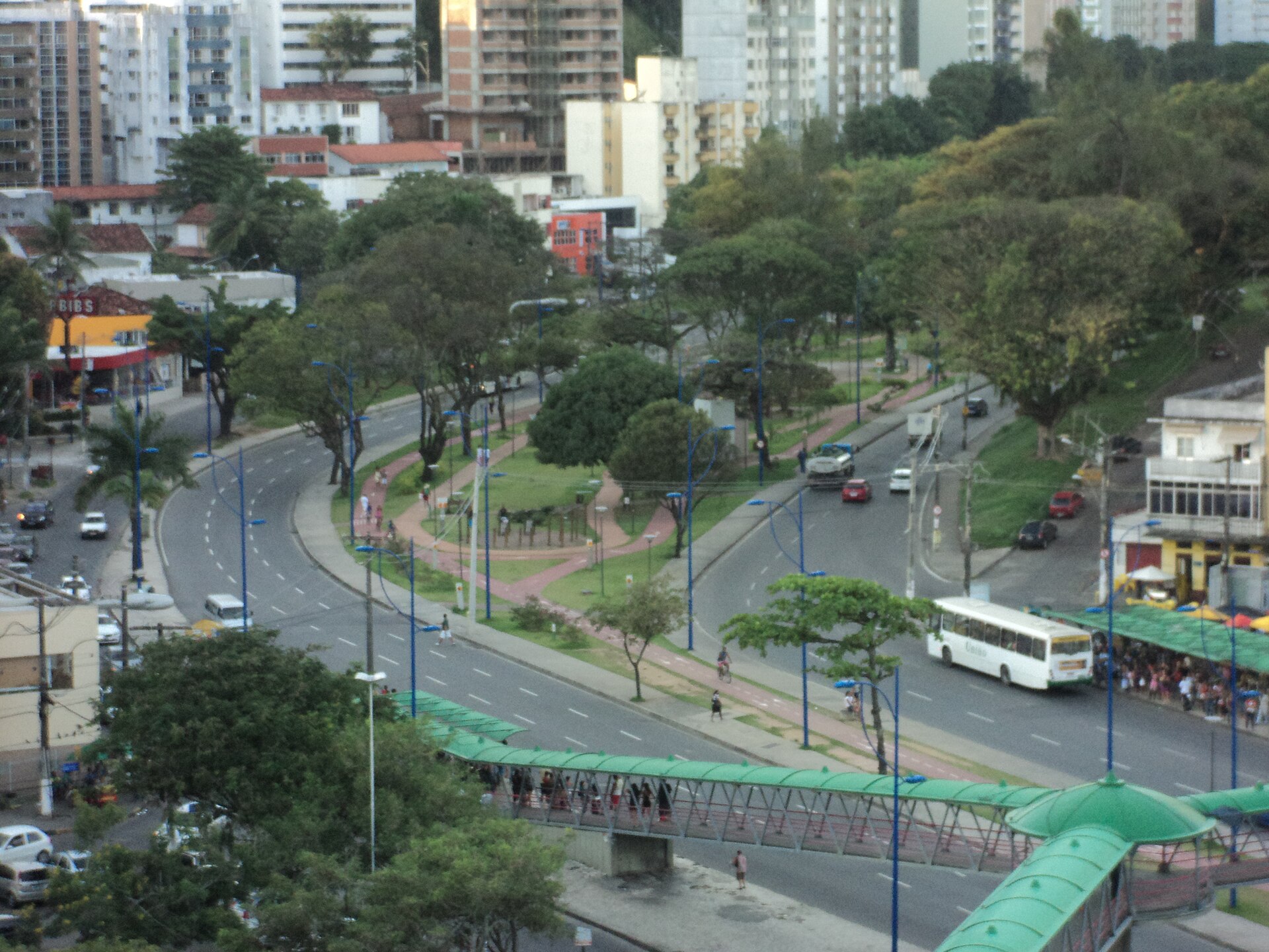 Imagem de referência de Avenida Centenário, descrito nos dados abertos como avenida em Salvador, município do estado brasileiro da Bahia
