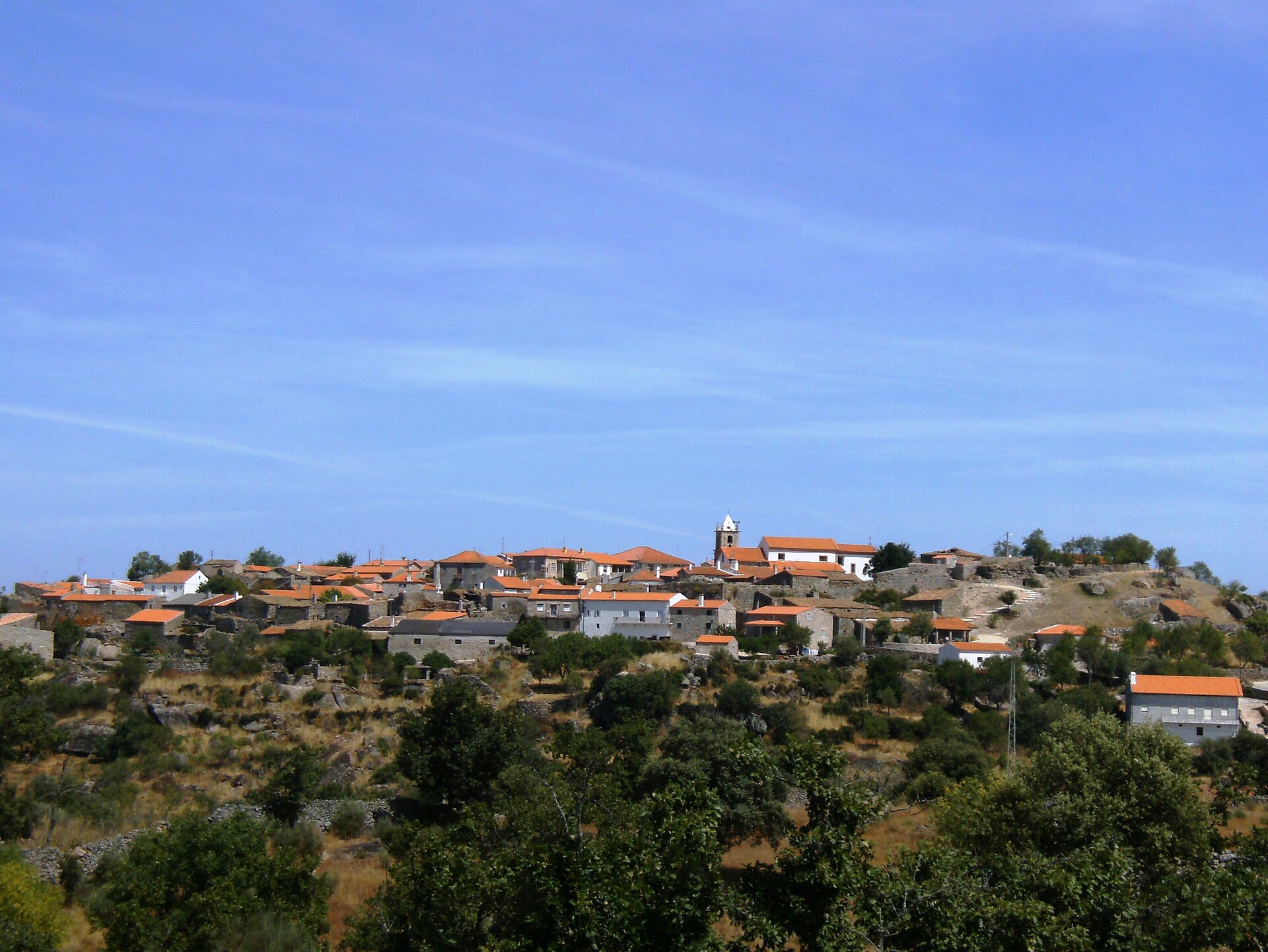 Imagem de referência relacionada a Castelo Bom, item descrito como povoação portuguesa sede da Freguesia de Castelo Bom do Município de Almeida