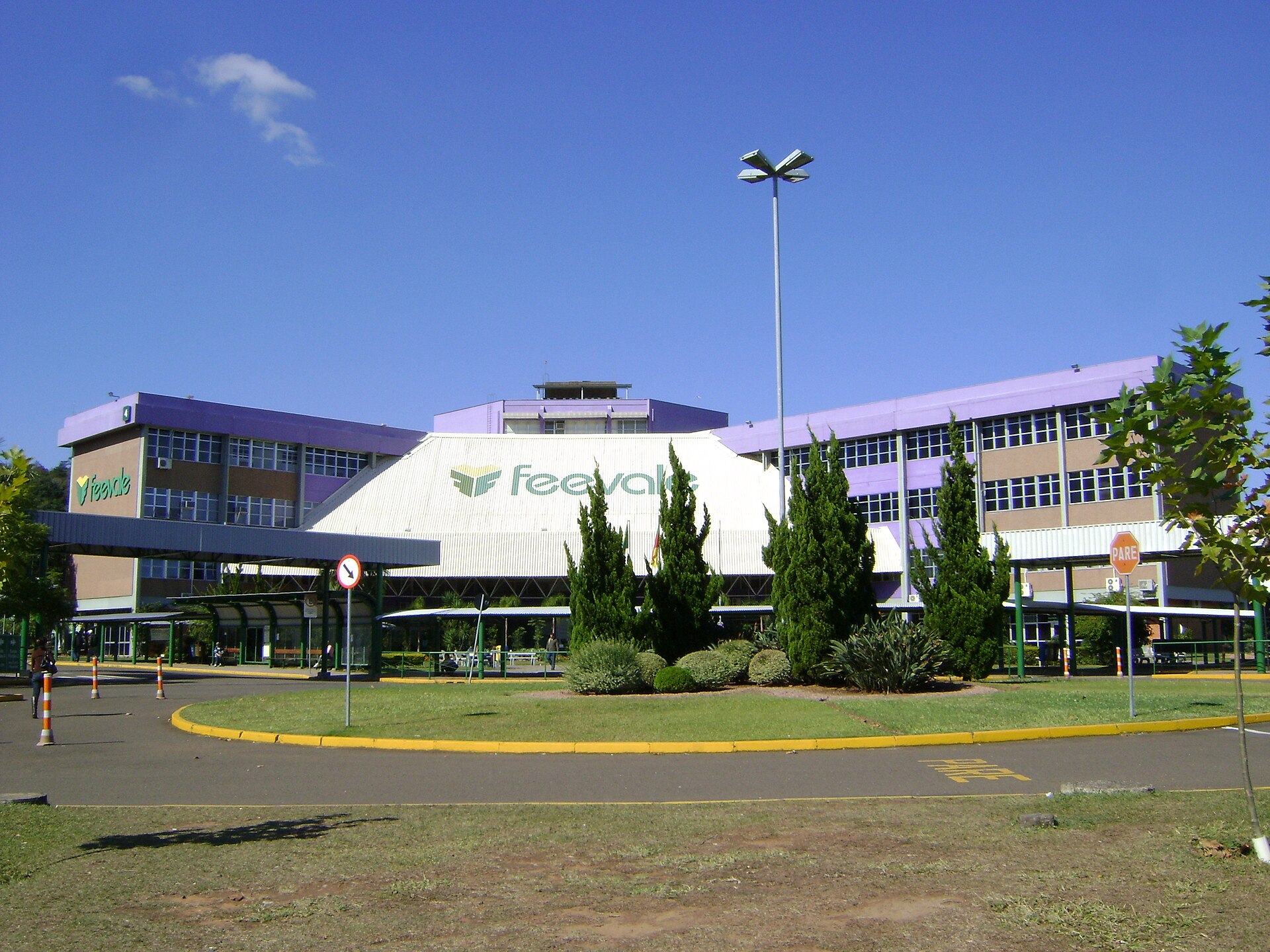 Imagem de referência de Universidade Feevale, descrito nos dados abertos como universidade privada sem fins lucrativos em Novo Hamburgo, Rio Grande do Sul