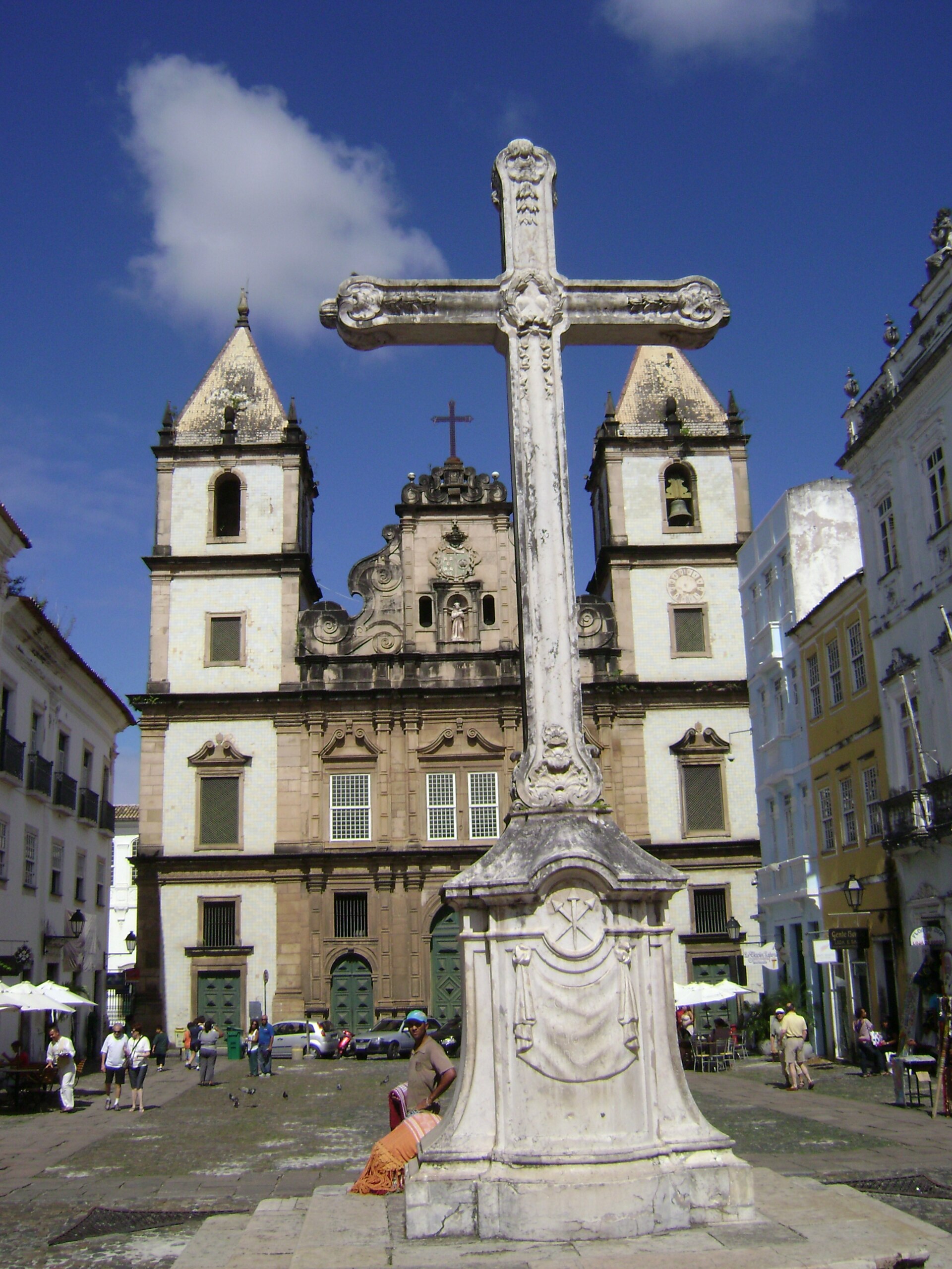 Imagem de referência de Cruzeiro de São Francisco, descrito nos dados abertos como escultura em Salvador, Bahia, Brasil