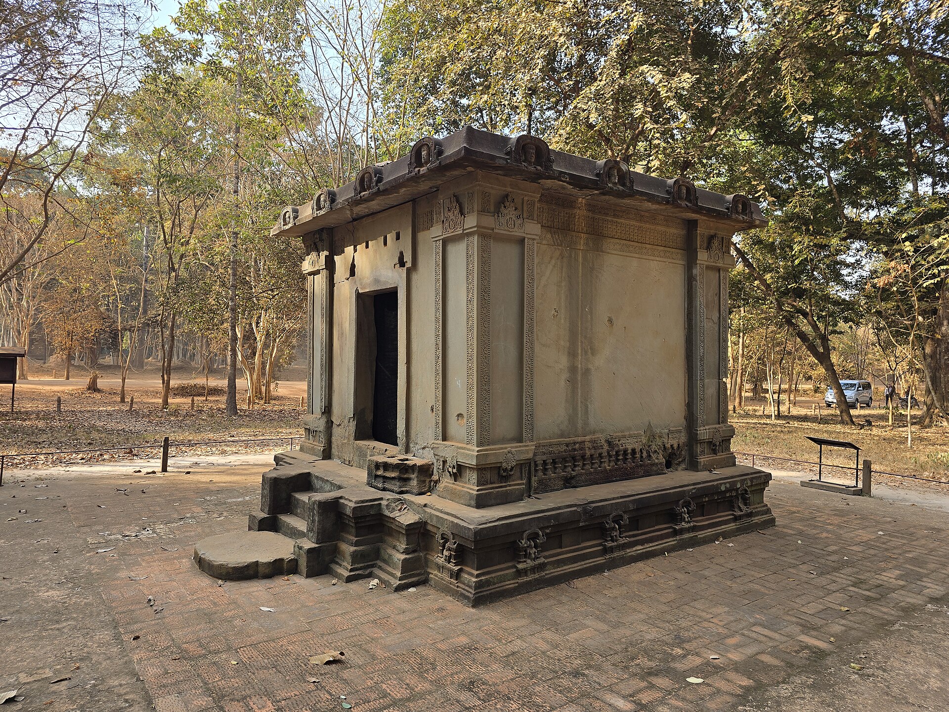 Imagem de referência relacionada a Sambor Prei Kuk, item descrito como sítio arqueológico no Camboja