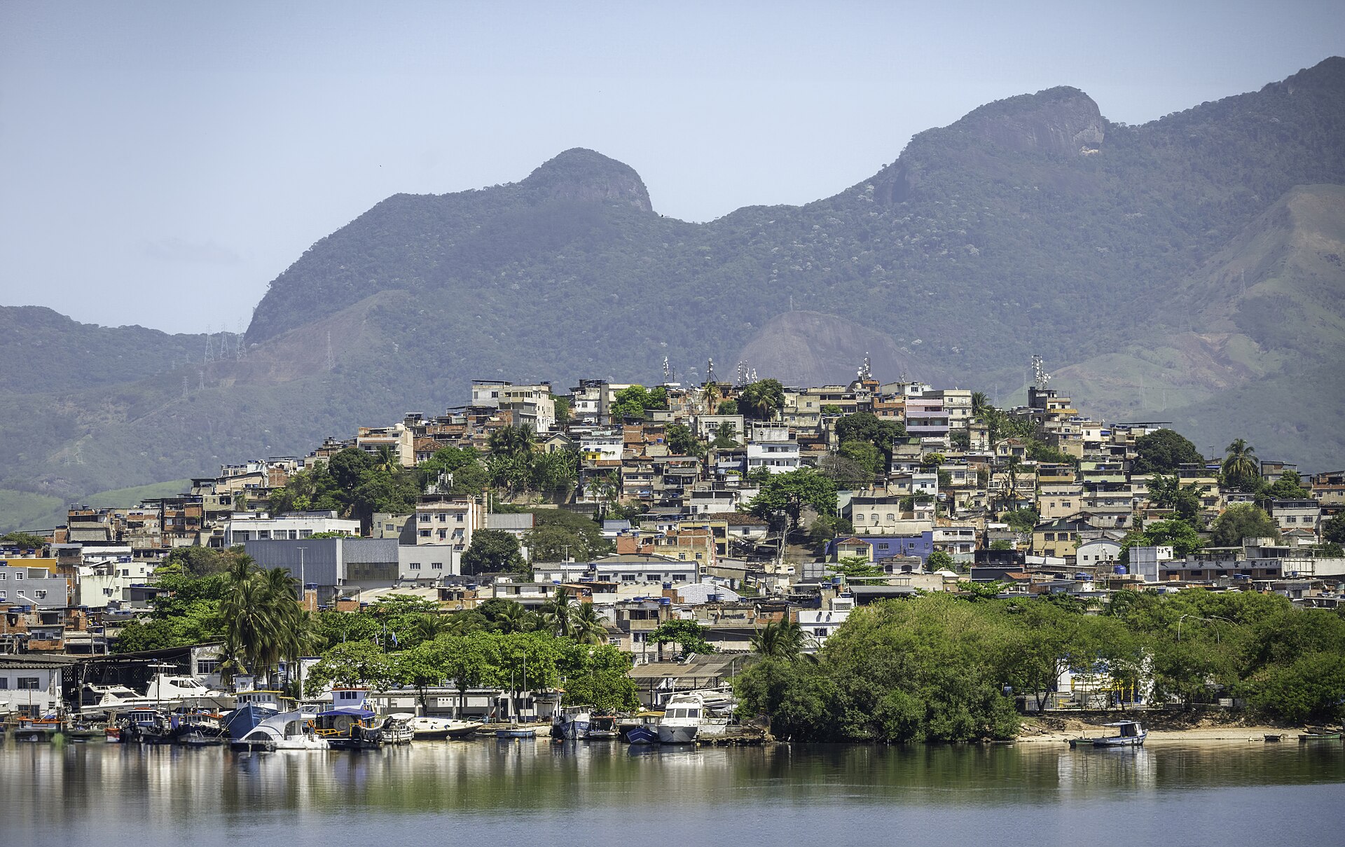 Imagem de referência de Maré, descrito nos dados abertos como bairro do município do Rio de Janeiro no Brasil