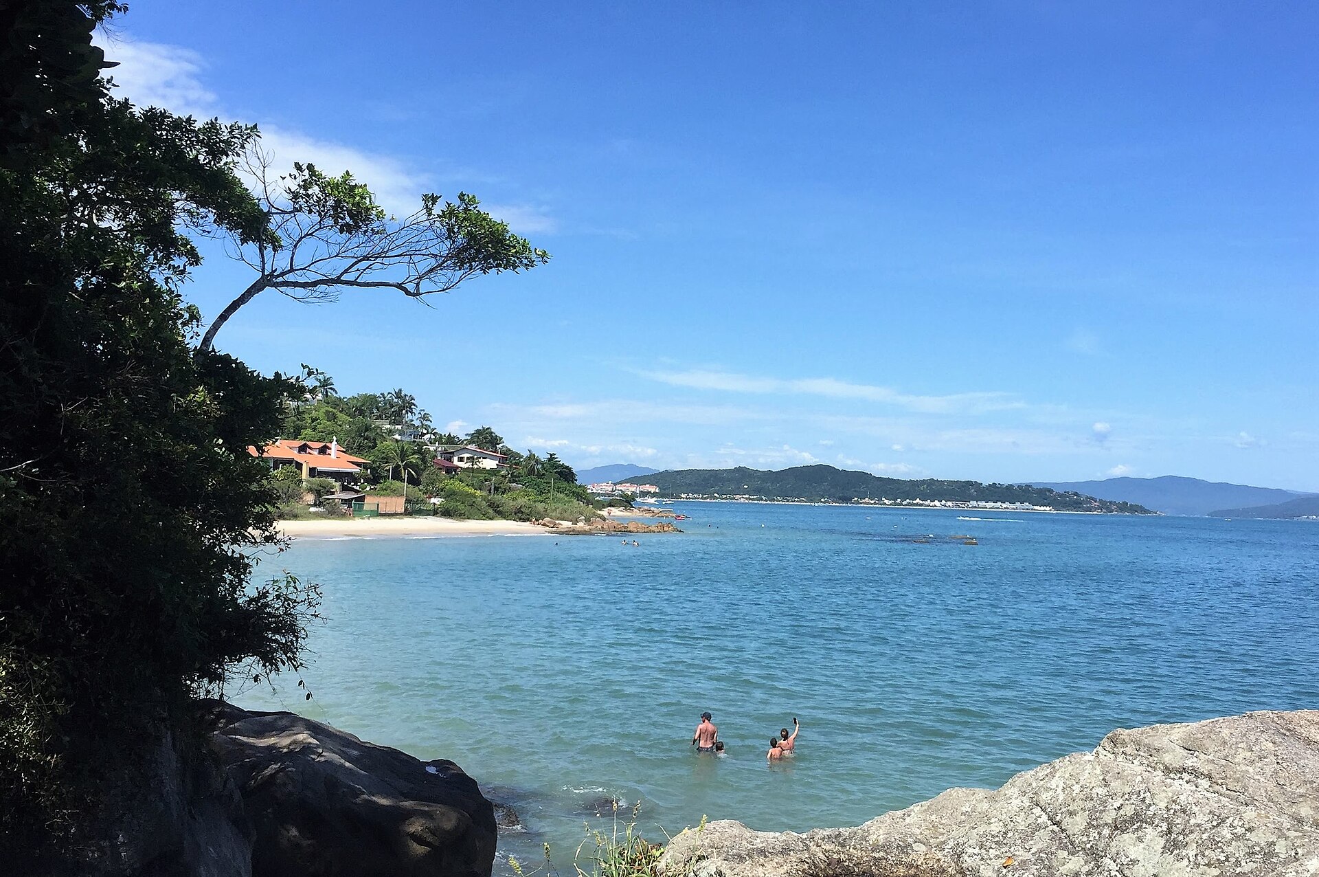 Imagem de referência de Praia de Canajurê, descrito nos dados abertos como praia localizada em Florianópolis, Santa Catarina