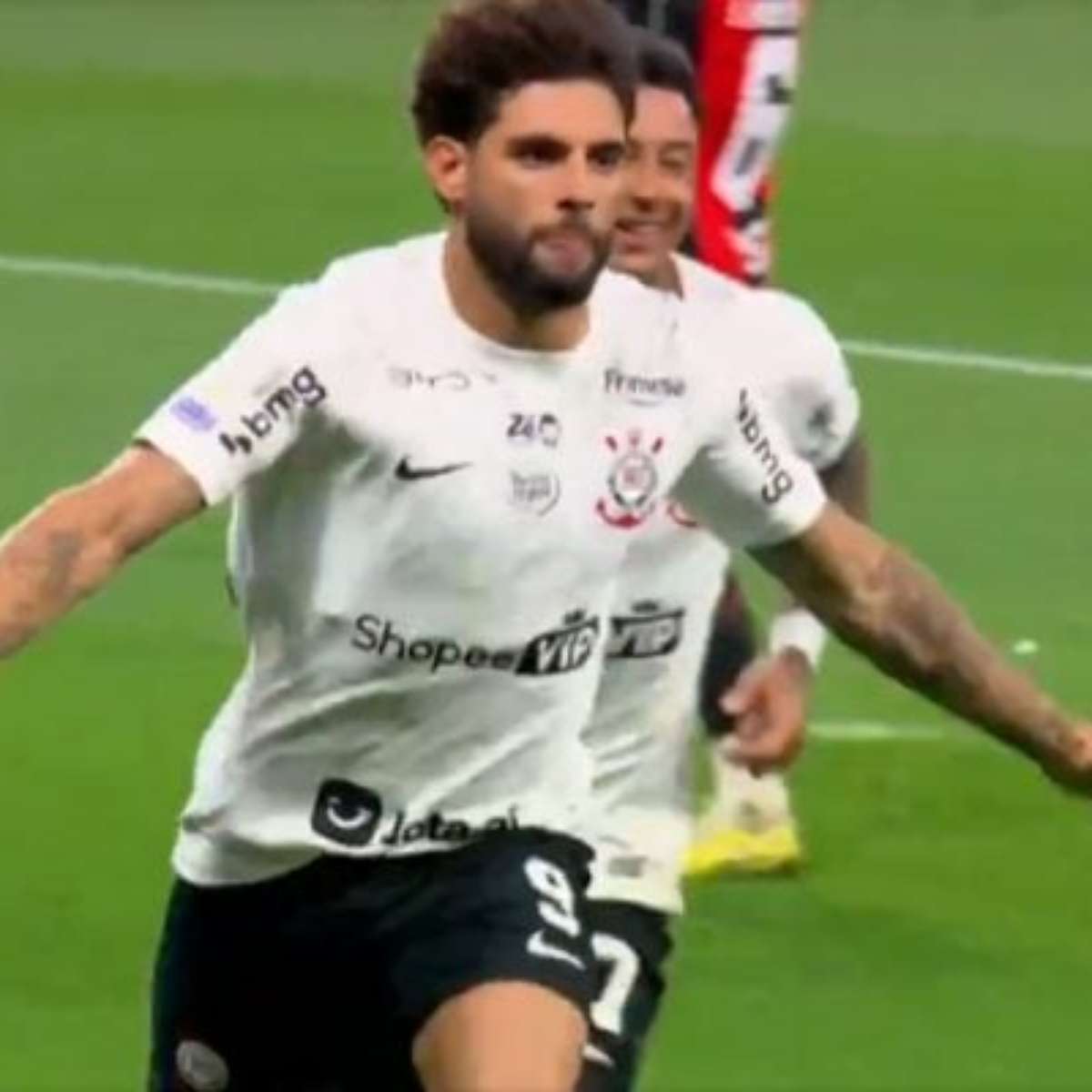 Yuri Alberto analisa empate e vê evolução com Seedorf: "Outra postura"