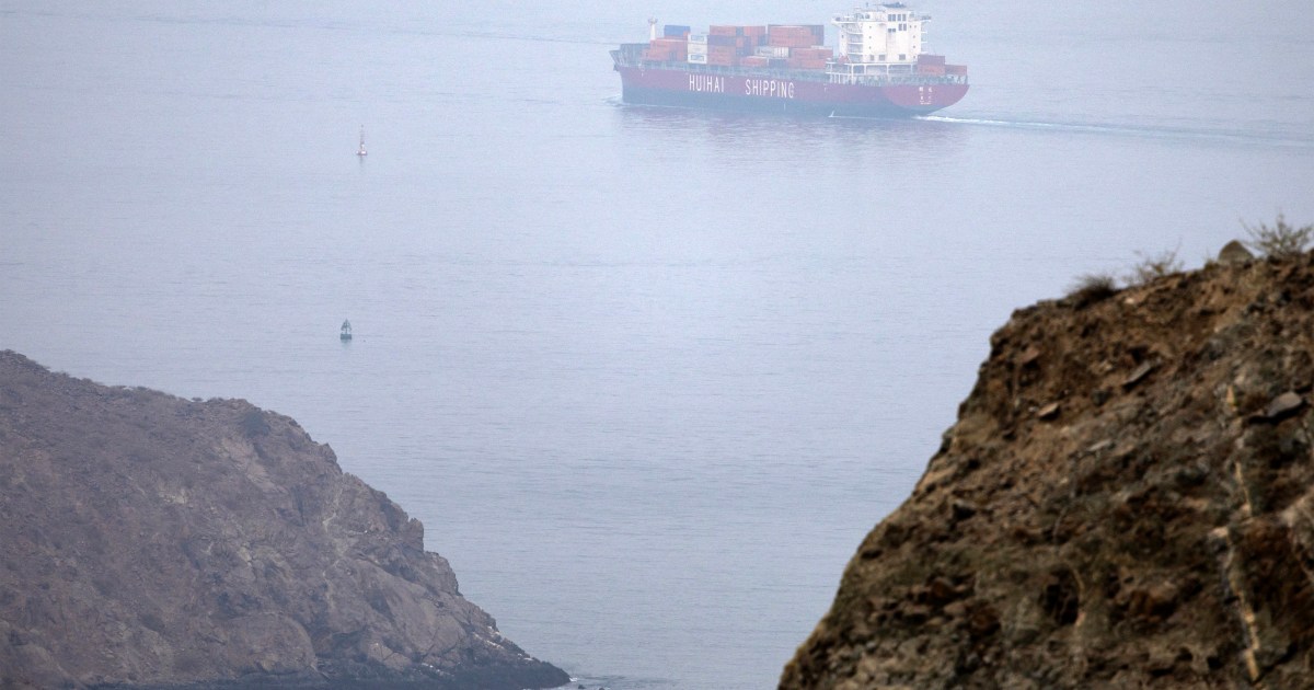 Guerra no Irã ao vivo: Teerã jura lutar até que os EUA cedam enquanto navios afundam no Estreito de Ormuz