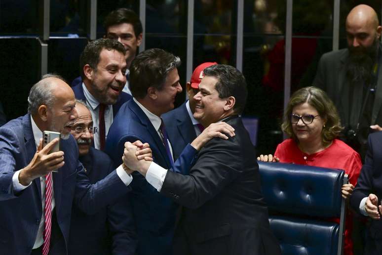 Quando começa a valer a escala 5x2 após aprovação no Senado? Entenda