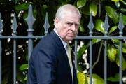 Investigação contra ex-príncipe Andrew continua apesar de erro em mandados