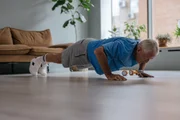 Muitas horas sentado? Pilates ajuda a melhorar postura e aliviar a tensão