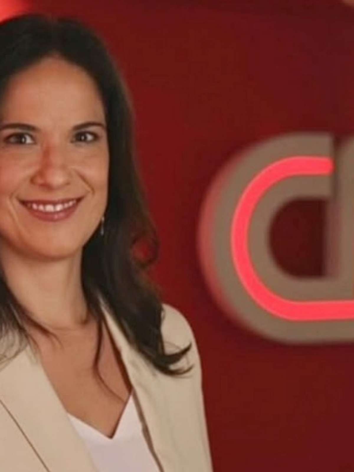 Apresentadora Clarissa Oliveira anuncia saída da CNN Brasil: “Tempinho para cuidar da vida”