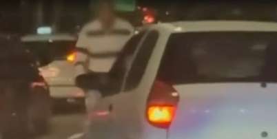 Momento em que o carro atropela Carlos Boulos, tio de Guilherme Boulos. Foto: Reprodu&ccedil;&atilde;o/TV Globo / Estad&atilde;o