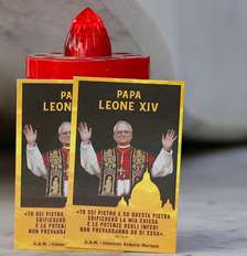 Homenagem ao papa Leão XIV diante do Hospital Agostino Gemelli, em Roma Foto: ANSA / Ansa - Brasil