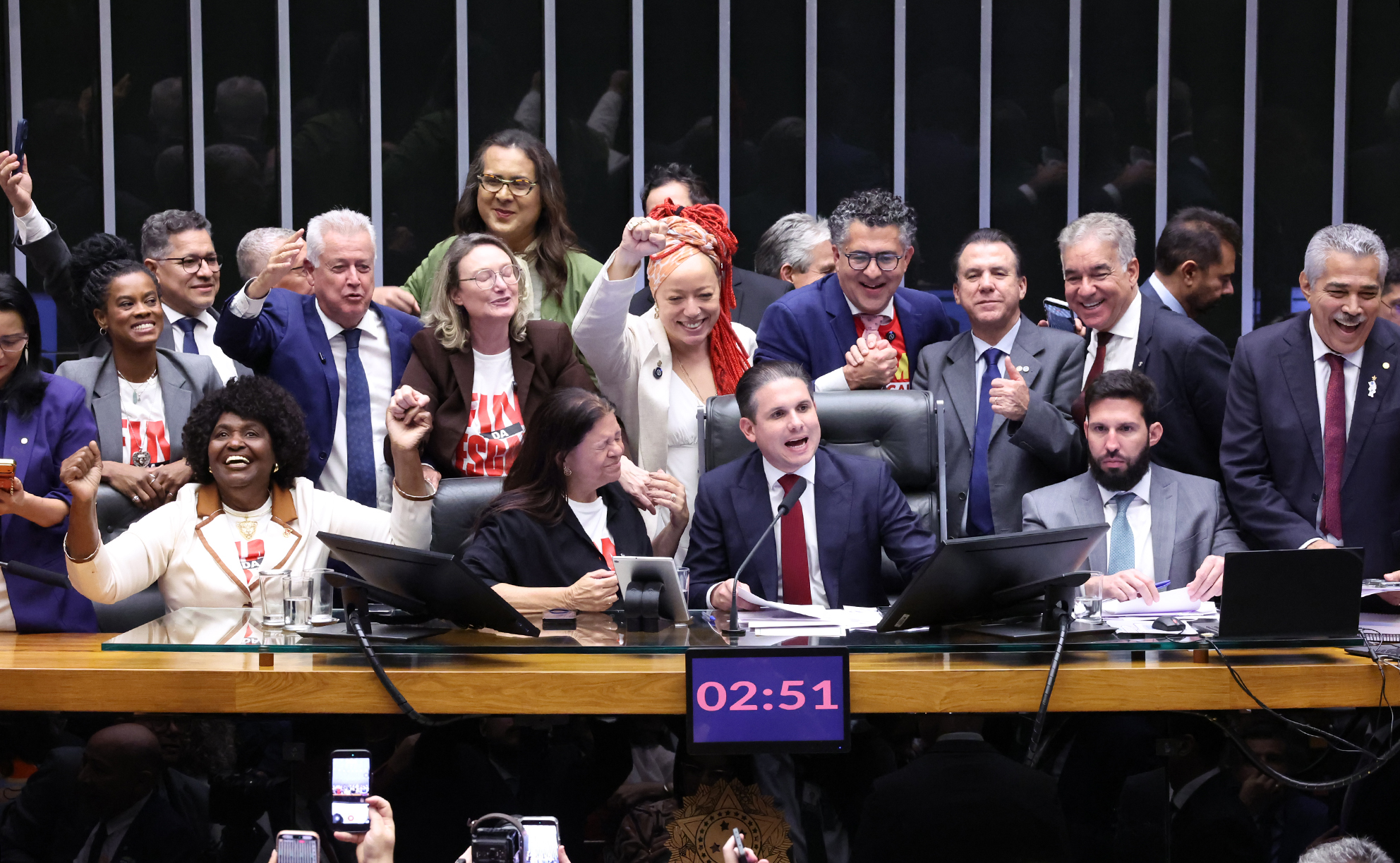Dezesseis dos 19 deputados que votaram contra o fim da escala 6x1 se reelegeram para o Congresso