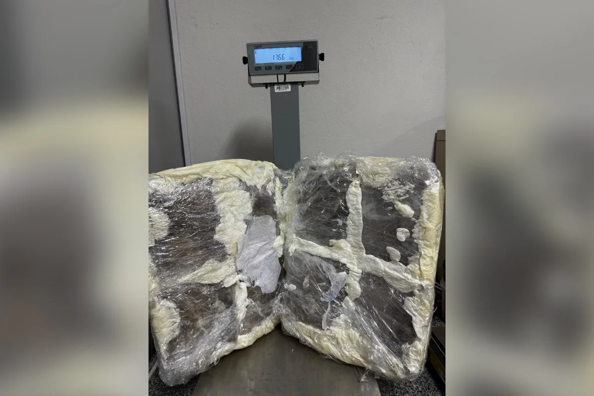 Mulher é presa pela PF em aeroporto com "supermaconha" escondida em malas