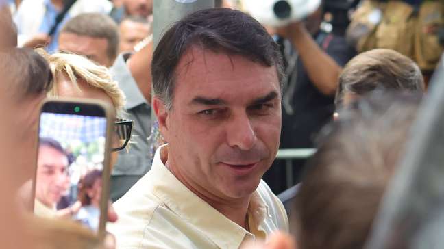 Mobilização pró-Lula, rejeição ao bolsonarismo e impasse com o centro: o que levou Flávio à derrota, segundo especialistas
