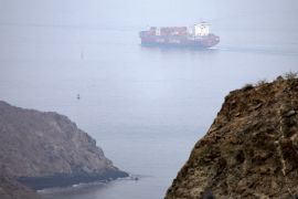 Guerra no Irã ao vivo: Teerã jura lutar até que os EUA cedam enquanto navios afundam no Estreito de Ormuz