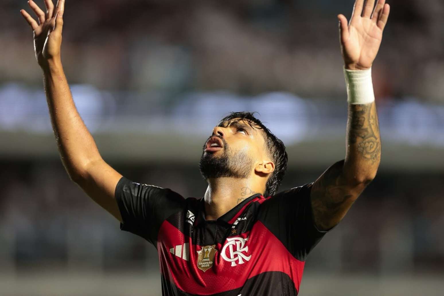 Paquet&aacute;, de cabe&ccedil;a, marcou o segundo do Flamengo no jogo &ndash;