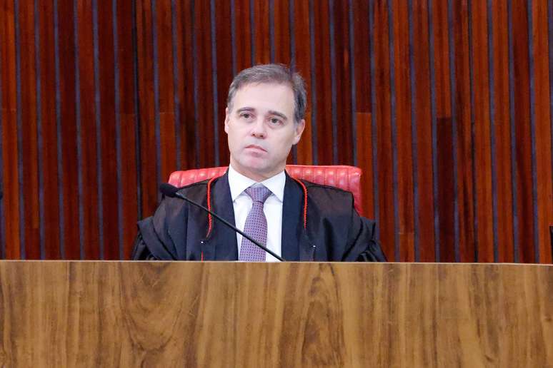 Mendonça determina que CUT apague posts com acusações e críticas a Flávio Bolsonaro