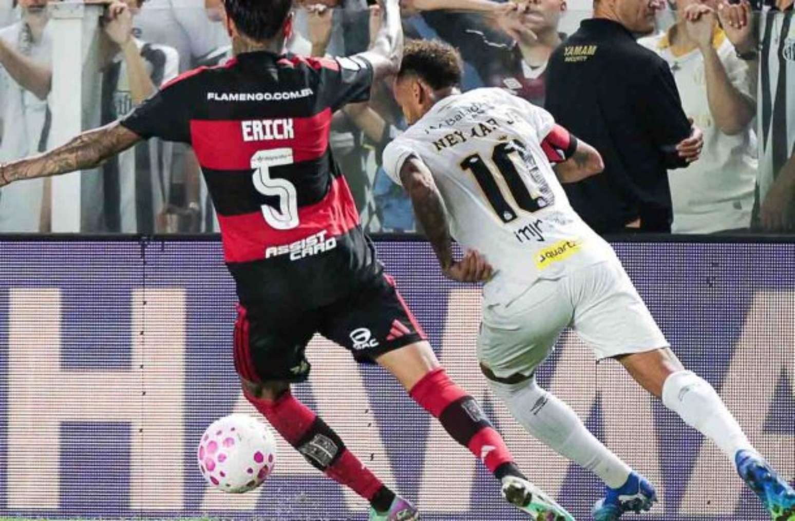Neymar marca duas vezes de p&ecirc;nalti e salva Santos da derrota contra o Flamengo &ndash;